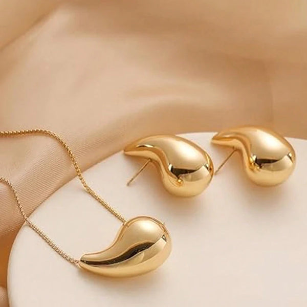Juego de 2 pendientes y collar con forma de gota de agua en color dorado