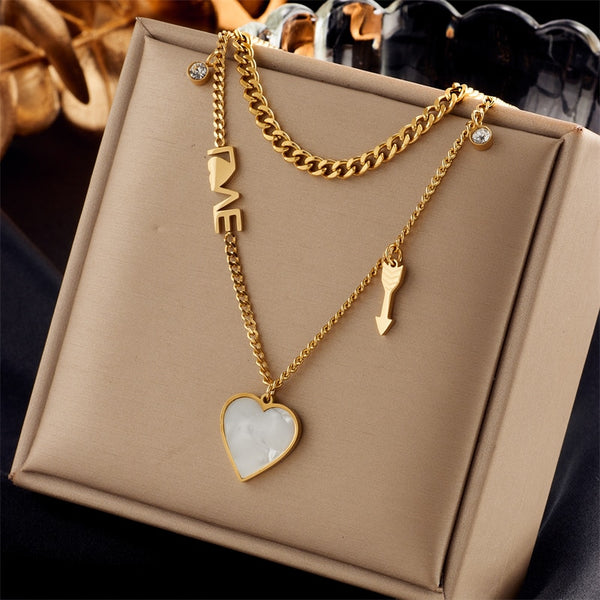Collar con colgante de corazón y flecha de amor de acero inoxidable 316L para mujer