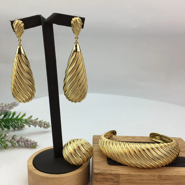 Conjuntos de pulseras, pendientes y anillos clásicos de alta calidad para mujer