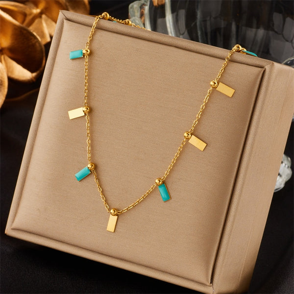 Collar con colgante cuadrado de acero inoxidable 316L color dorado para mujer