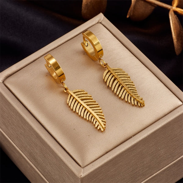 Pendientes de aro con plumas brillantes de acero inoxidable 316L color dorado para mujer