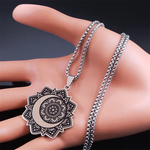 Collar con colgante de mandala de brujería para mujer, de acero inoxidable, con luna creciente y flor de la vida.
