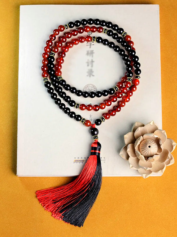 Collar Japamala de 108 cuentas de piedras naturales de 8 mm de ónix negro y ágata roja.