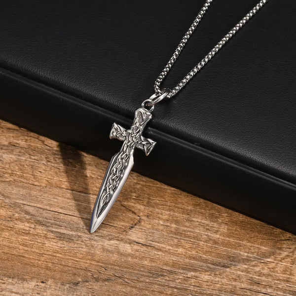 Collares góticos con forma de espada para hombres y niños