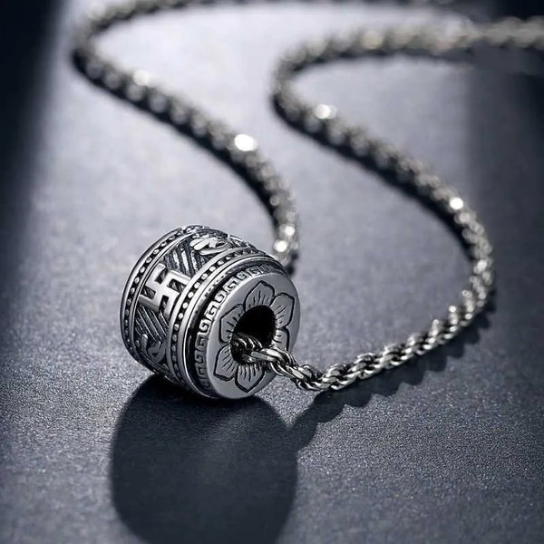 Collar con colgante de cuentas de buena suerte en color plata y seis palabras auténticas.