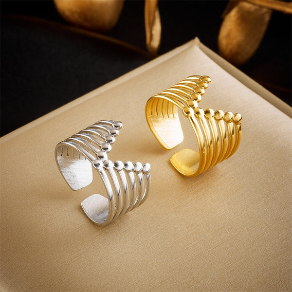 Anillo abierto creativo en forma de V de acero inoxidable 316L para mujer