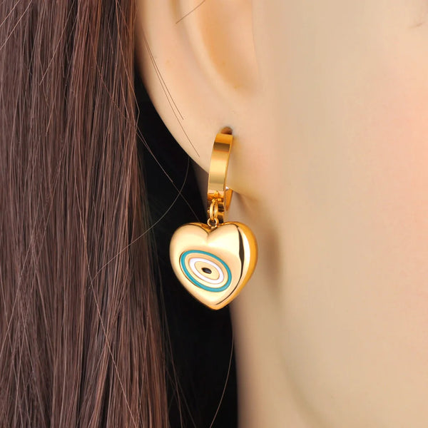 Pendientes góticos de aro de acero inoxidable con forma de corazón y ojos azules para mujer