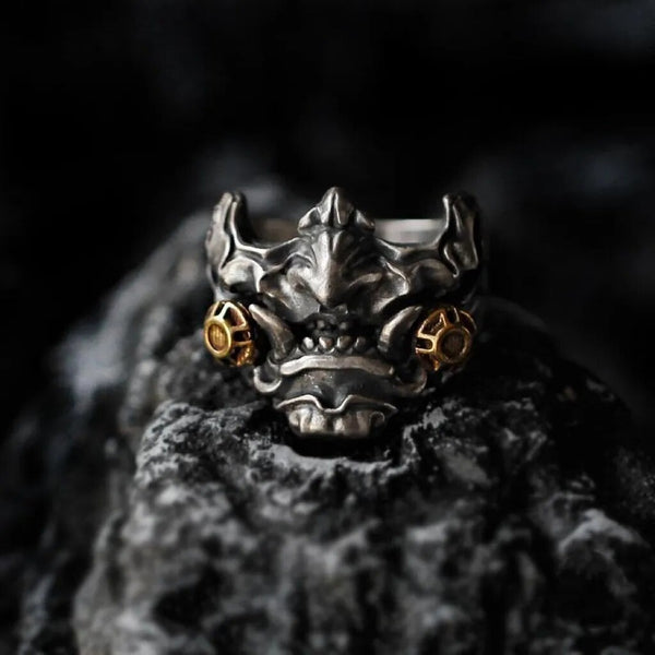 Anillo de máscara de samurái japonés