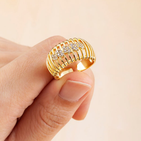Anillo abierto chapado en oro con circonitas cúbicas de lujo y diseño de moda para mujer