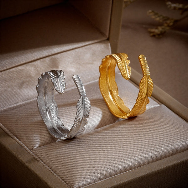 Anillo de acero inoxidable 316L con diseño de hojas y plumas para mujer