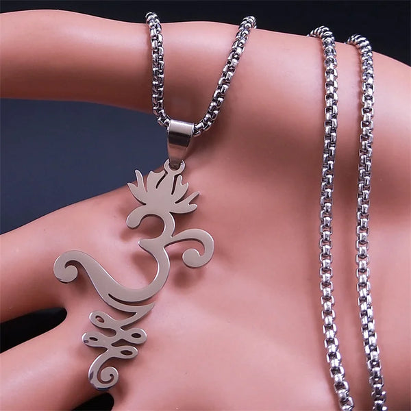 Collar con colgante de loto Unalome de acero inoxidable color plata para yoga