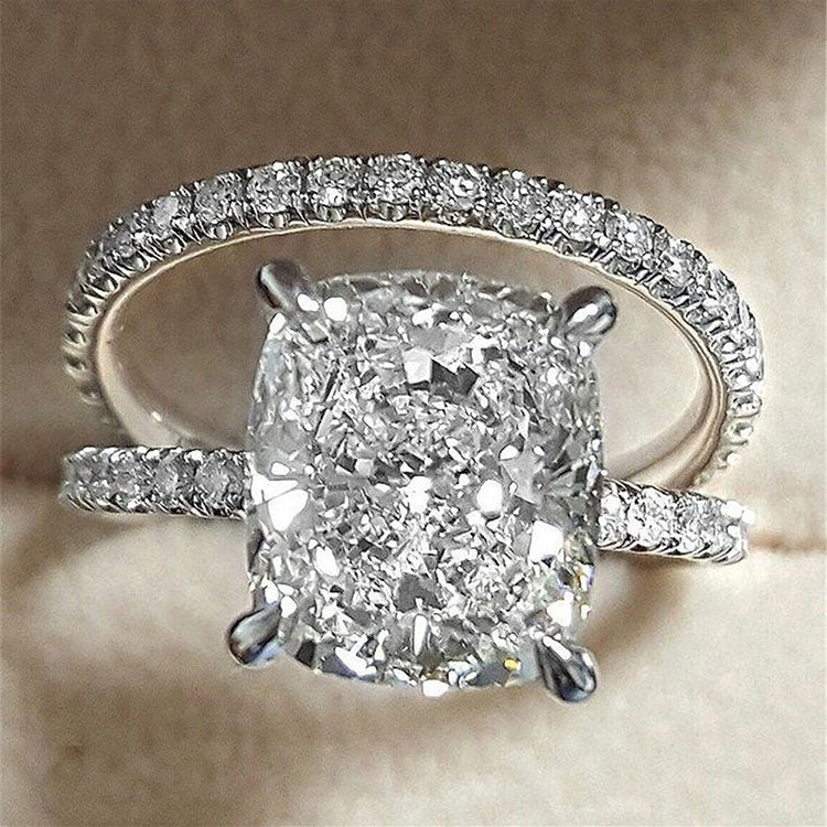 Gothic Skull Hand Holding Peach Heart Zircon Ring
