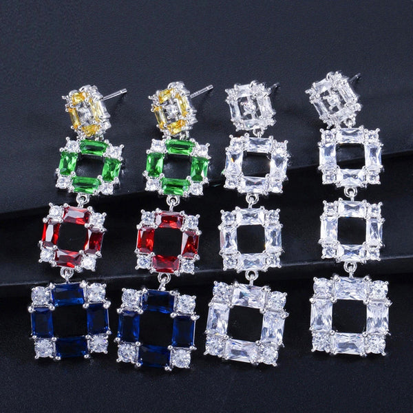 Pendientes largos colgantes de cristal plateado en color amarillo, verde, azul y rojo con forma cuadrada grande