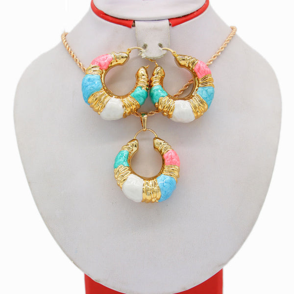 Conjunto de colgante/pendientes/collar multicolor en oro