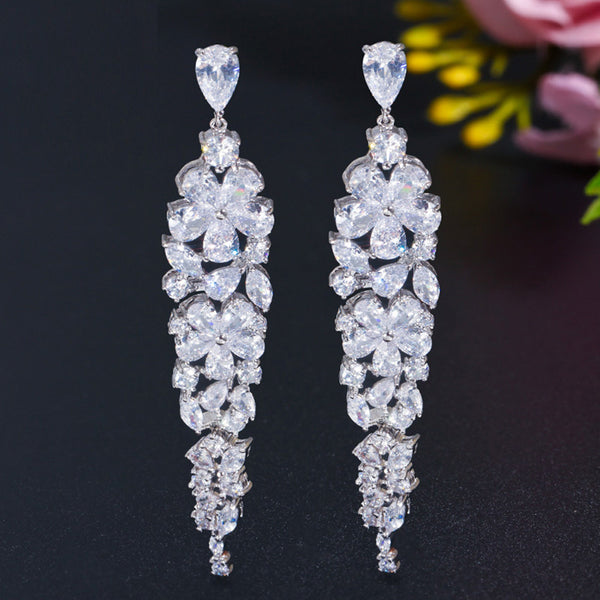 Pendientes largos clásicos de 8,2 cm con corte de pera de circonita cúbica para mujer, color plata