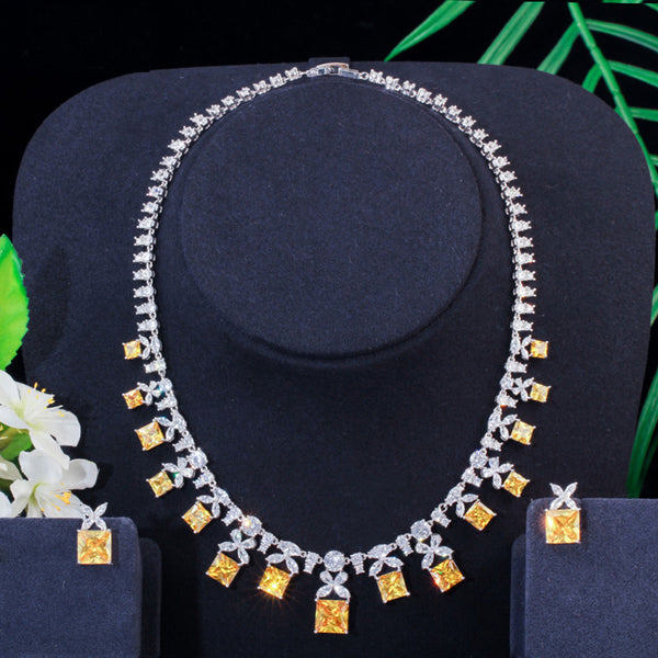 Conjuntos de joyas con aretes y collares grandes de circonita cúbica de corte princesa en amarillo brillante y blanco