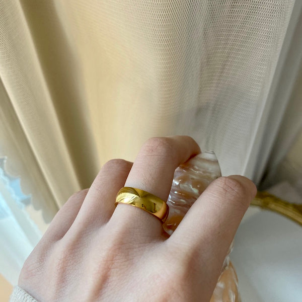 Anillo de compromiso de oro de lujo de moda