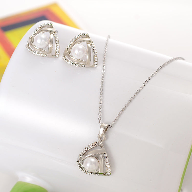White Snowflake Imitation Pearl Necklace Earrings Set