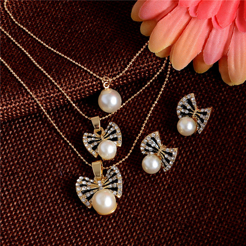 White Snowflake Imitation Pearl Necklace Earrings Set