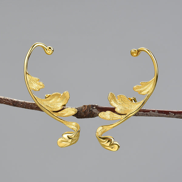 Pendientes de botón con diseño inusual de hoja de acanto y patrón clásico