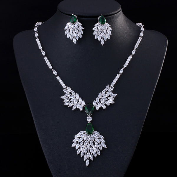 Conjunto de collar y pendientes grandes y exagerados con circonitas cúbicas azules y blancas