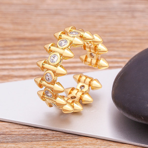 Anillo abierto de cobre y circonita de moda