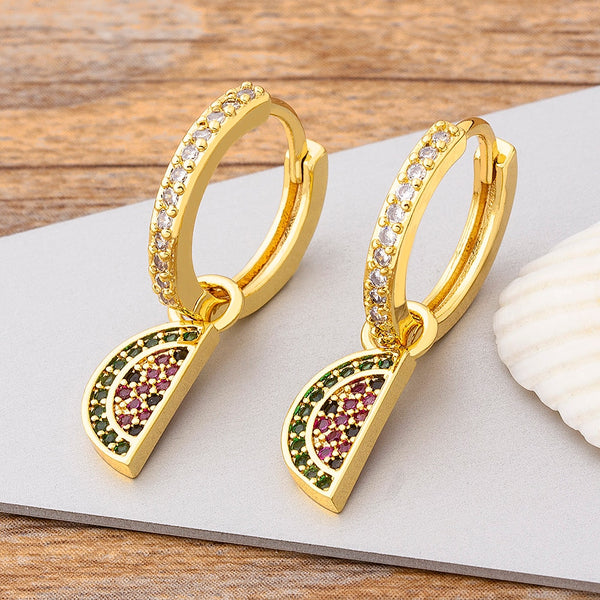 Pendientes de aro semicirculares con 10 estilos de moda para mujer