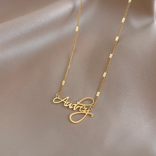 Cadena con dijes de ángel tallados, estilo hipster vintage