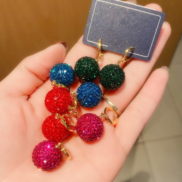 Pendientes de bola de lujo con brillantes diamantes de imitación en rojo, azul y verde, con personalidad de alta calidad.