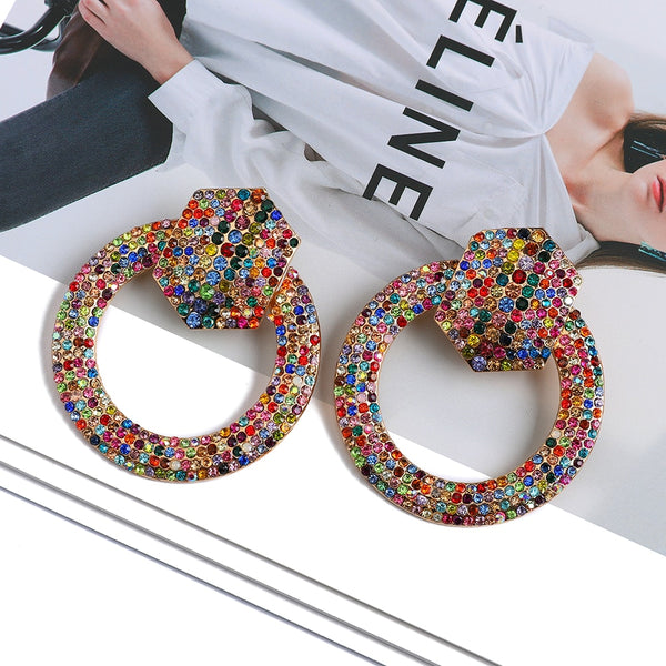 Elegantes accesorios para las orejas con temperamento para mujeres