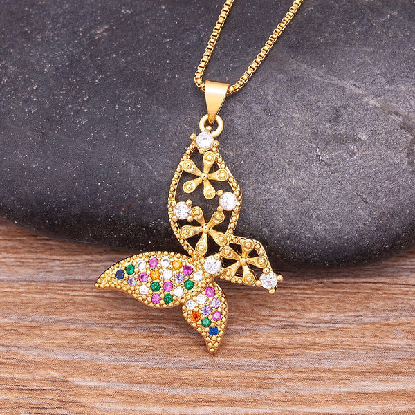 Nuevo collar de cadena de cobre y circonita con colgante de mariposa romántica de moda
