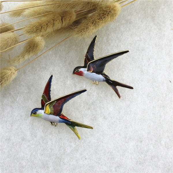 Broche divertido y colorido de golondrina para niña, ropa de estudiante, accesorios para mochilas escolares