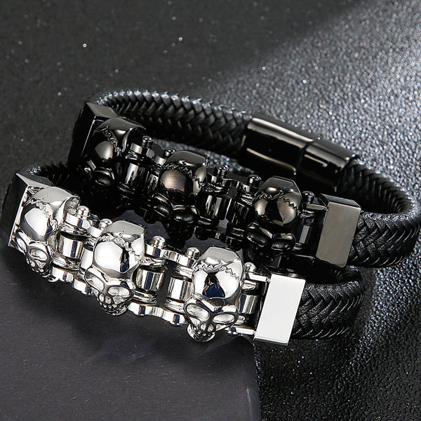 Pulsera de cuero con dijes de calavera punk para hombre