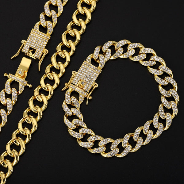 Pulsera dorada con eslabones cubanos y brillantes de Miami con insignia negra