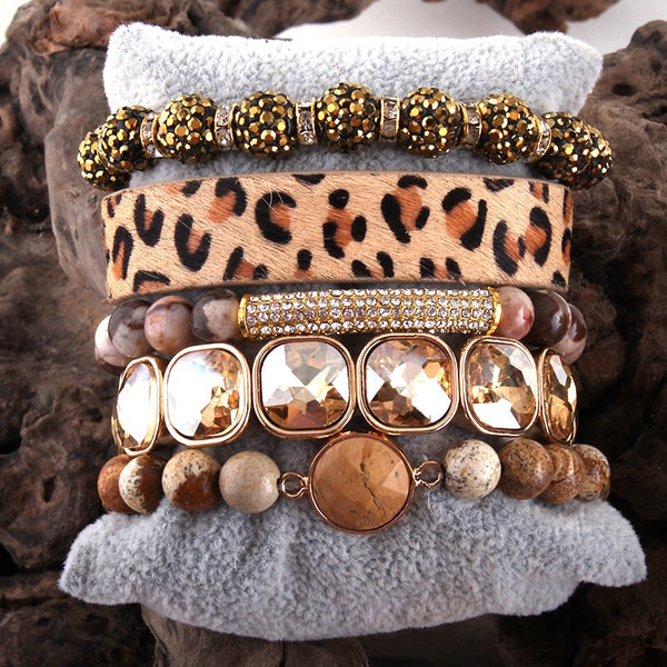 Conjunto de pulseras de cuero con estampado de leopardo de moda