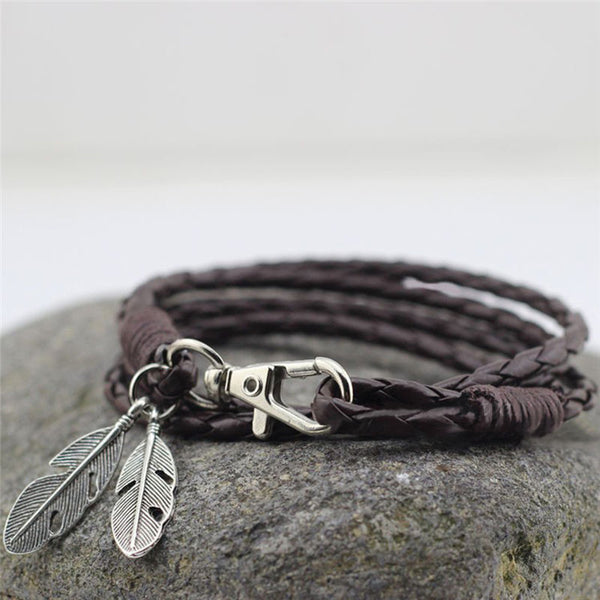 Pulsera multicapa de cuero con plumas y hojas vintage