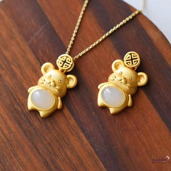 Collar con colgante de ratón de jaspe hetiano natural con incrustaciones de plata