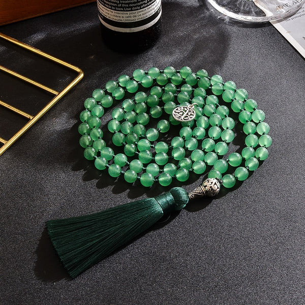 Collar Japa Mala anudado con 108 cuentas de jade y aventurina verde de 8 mm