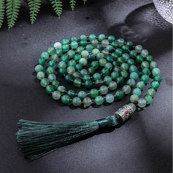 Collar anudado de japamala de ágata verde rayada de 8 mm