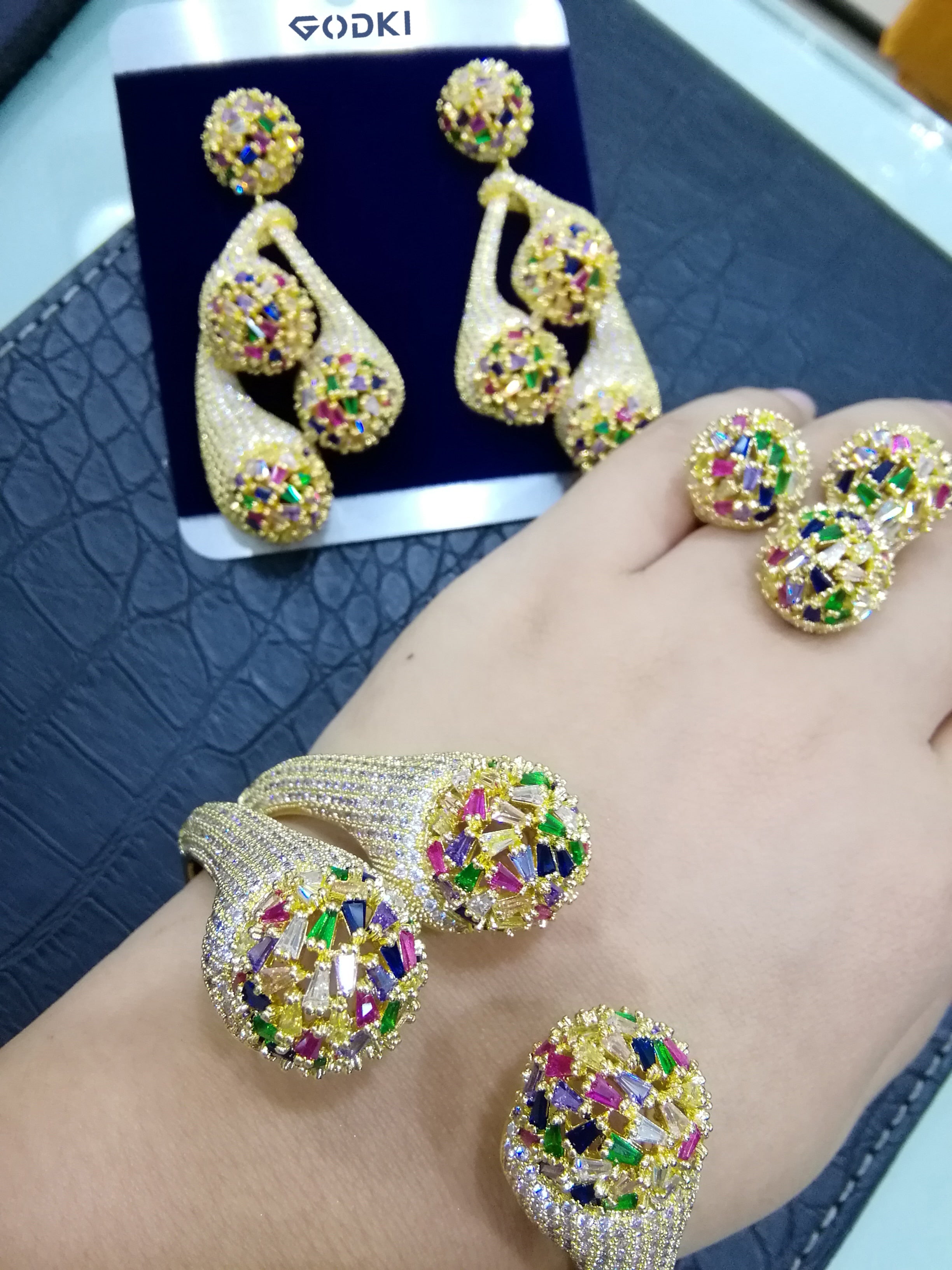 Big Fashion Luxury 2PCS Ball Claws Statement Jewelry Set For Women