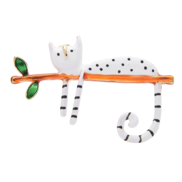 Lazy Cat Lying Down On Tree Women Enamel Brooches New Year Gift
