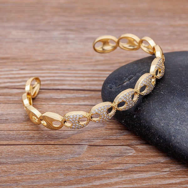 Brazaletes de nariz de cerdo con textura de metal, línea hueca geométrica simple, brazaletes ajustables abiertos para mujer