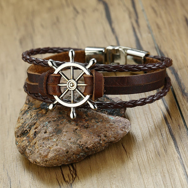 Pulsera vintage con dije de timón para hombre, de cuerda de cuero multicapa.