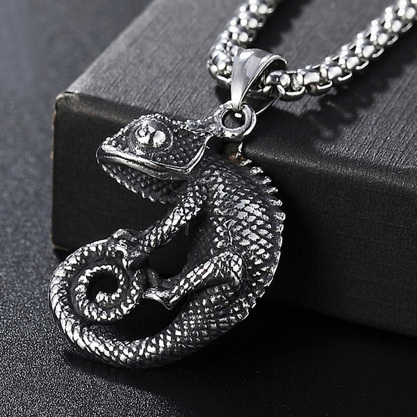 Collar gótico de acero inoxidable con colgante de camaleón