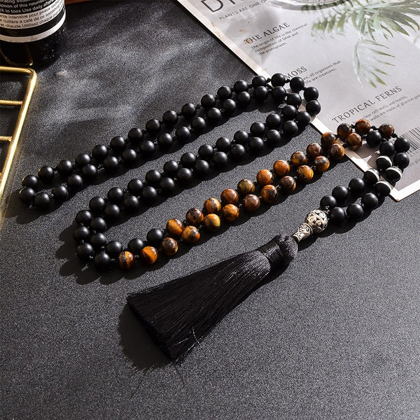 Collar anudado de ónix negro mate con 108 cuentas de japa mala de 8 mm y ojo de tigre amarillo