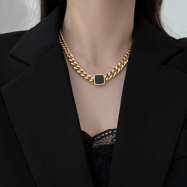 Gargantilla de cadena gruesa con dijes cuadrados negros, collares y colgantes para mujer