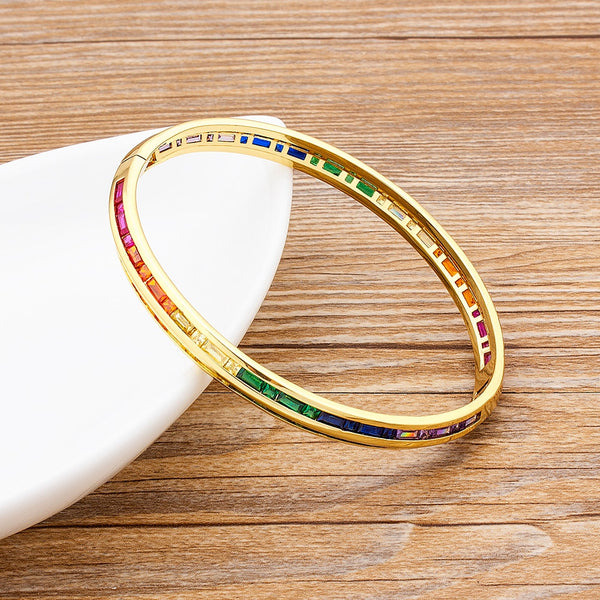 Nuevas pulseras de lujo con circonita cúbica de cobre y cristales de imitación.