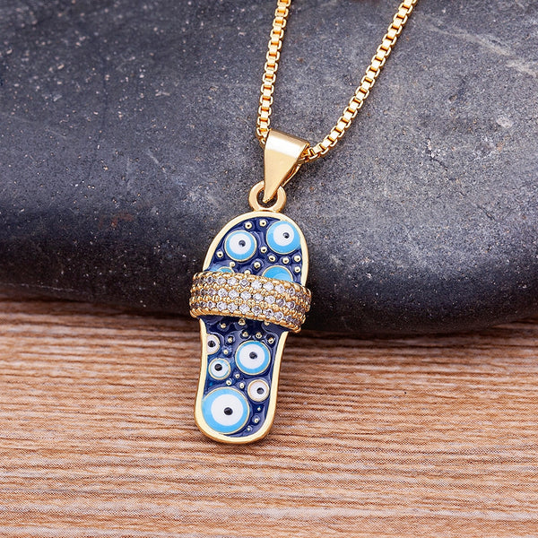 Collar moderno y bonito con forma de pantuflas de esmalte para mujer