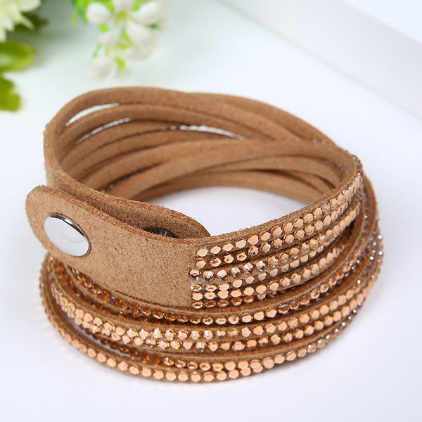 Pulsera de cuero con 12 capas de diamantes de imitación. Pulseras con dijes.