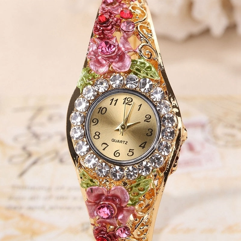 New Golden Luxury Bracelet Watch Lady Flower Design Alloy Band Elegant Women